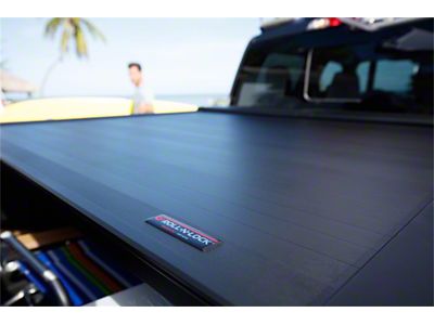 Roll-N-Lock 2022 Toyota Tundra 5ft 7in Bed w/o Storage Boxes - RC575E