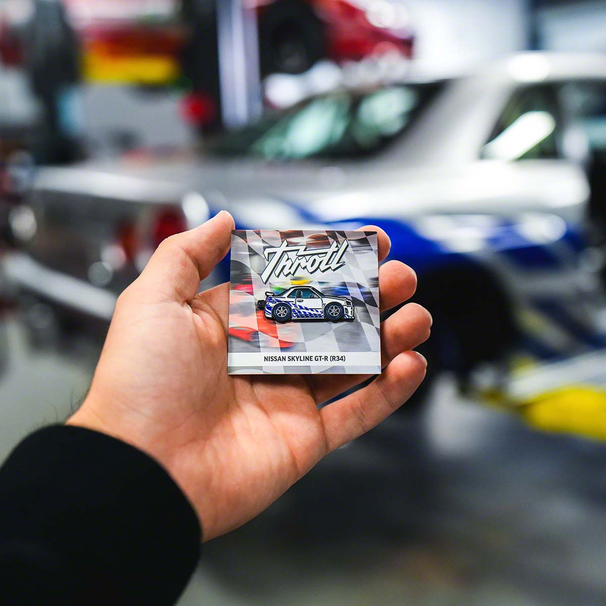 Throtl Throtl NISSAN SKYLINE R34 Collectible Pin TH24340R34-AST-XX-ECH